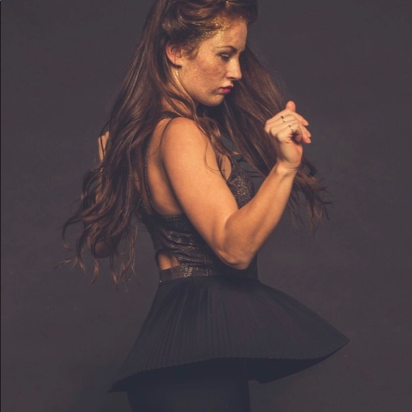 Lululemon City Tank Golden Goddess - Picture 1 of 7